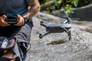 adam denetimleri quadrocopter, yakın çekim