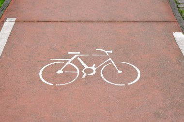 işareti bisikletçiler için yere izlemek.