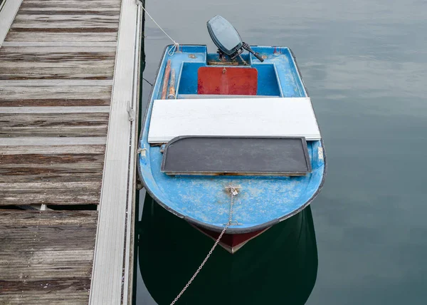 Blaues Hölzernes Fischerboot Festgemacht — Stockfoto