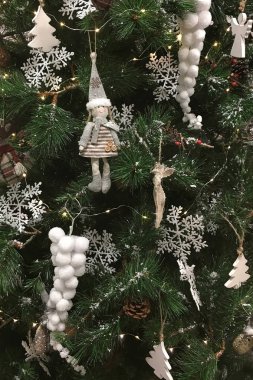 Noel süslemeleri Noel ağacı üzerinde Kapat