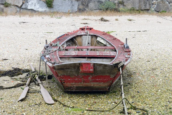 Ξύλινο Αλιευτικό Σκάφος Στεγνώνει Στην Ξηρά — Φωτογραφία Αρχείου