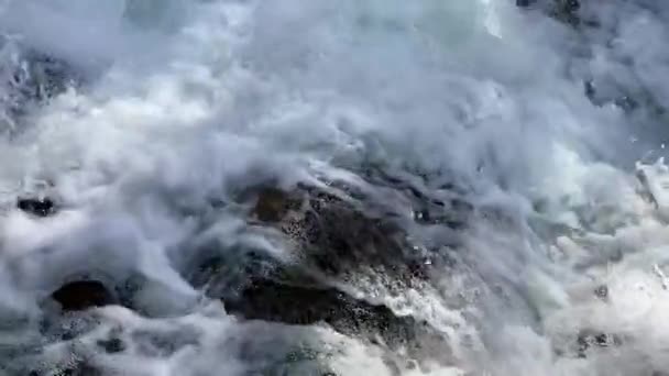 Fließendes Wasser Nahaufnahme Zeitlupe Hintergrund Video — Stockvideo