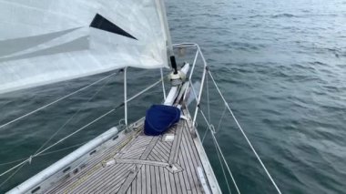 Yelken Yat deniz yüzeyi yavaş hareket diseksiyon