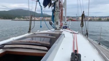 Yelken Yat deniz yüzeyi yavaş hareket diseksiyon