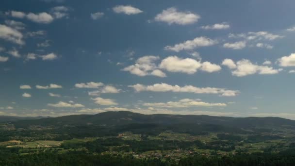 云飞过一个美丽的山谷 时间推移 — 图库视频影像