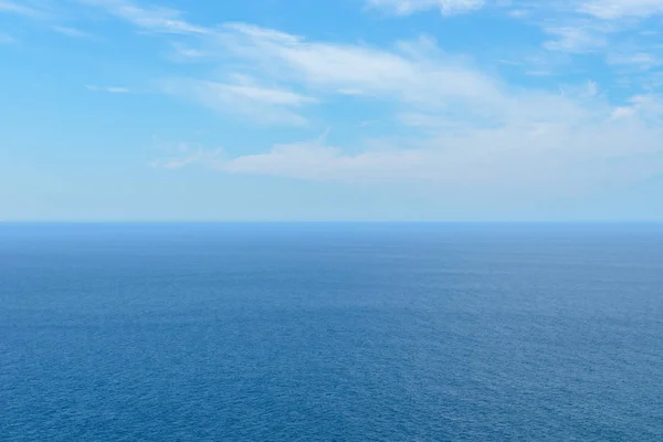 Blue sea and sky with clouds, seascape — Stock Photo, Image