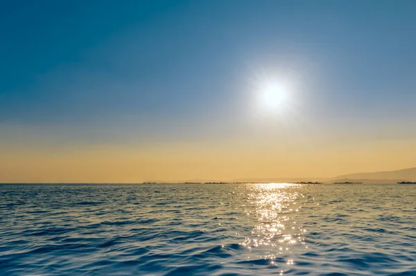 Prachtige Zonsondergang Boven Oceaan Natuurlijk Landschap Reflectie Van Zonlicht Water — Stockfoto