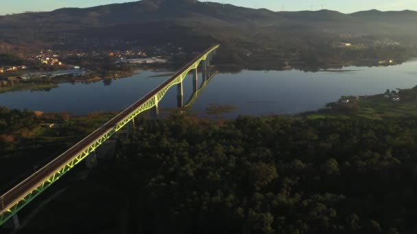 Vue Aérienne Pont Traversant Rivière Prise Vue Drone Par Lumière — Video