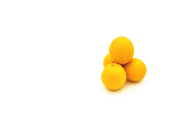 Dojrzałe Pomarańcze Białym Tle Góry — Zdjęcie stockowe