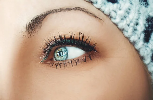 Nádherné, bystré ženské oko. Zavřít snímek — Stock fotografie