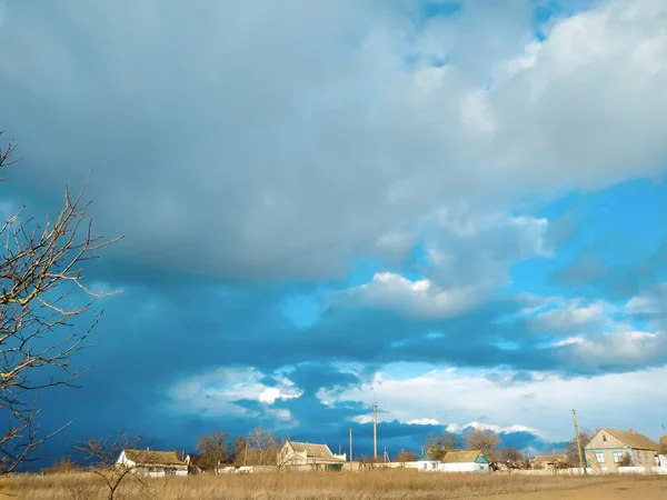 Céu fundo com nuvens. Céu com nuvens — Fotografia de Stock