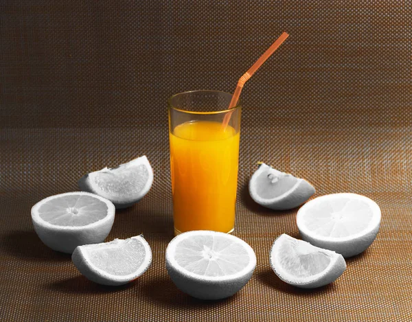 Creative Concept of Sliced White Orange and Juice Drink on Dark Background. Healthy Concept. — Stock Photo, Image