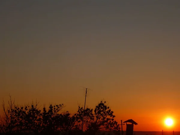 Kışın ateşli günbatımı