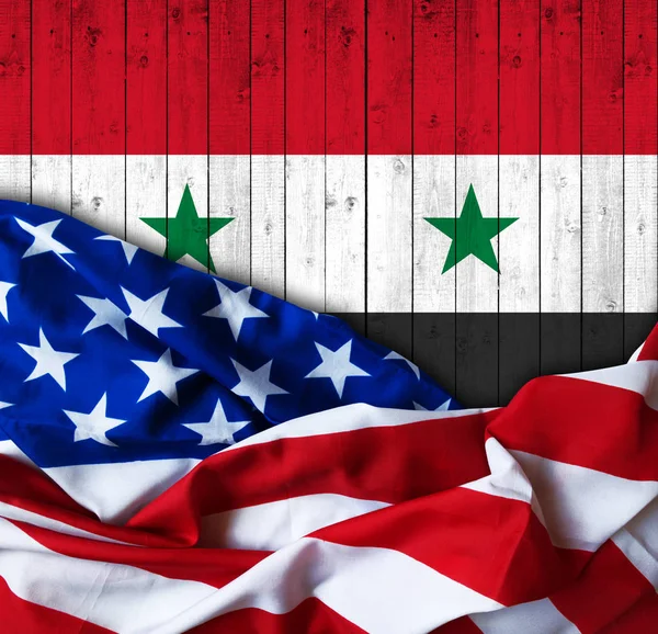 Suriye bayrağı ve ABD bayrağı arka plan