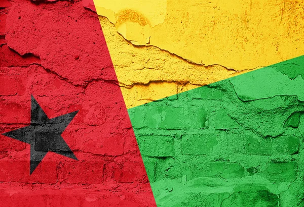 Флаг Гвинеи Бисау Раскрашенный Старой Текстуре Стен Иллюстрация — стоковое фото