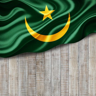  Metinleriniz ya da resimleriniz ve ahşap arkaplan- 3 boyutlu illüstrasyonunuz için kopyalama alanı olan Moritanya ipek bayrağı