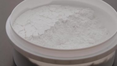 Diş tozu. Sıfır İsraf, sağlıklı dişler, çevre dostu