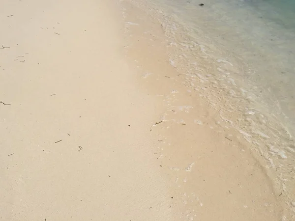 Sahilde elini kolunu sallaya dönüyor: Mauritius