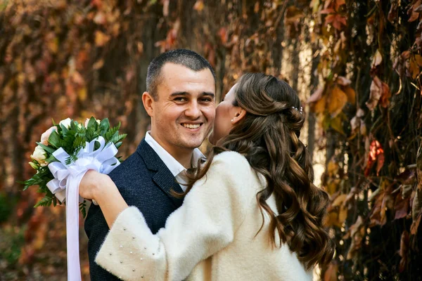 Casal Apaixonado Close Retrato Homens Mulheres Recém Casados Conceito Família — Fotografia de Stock