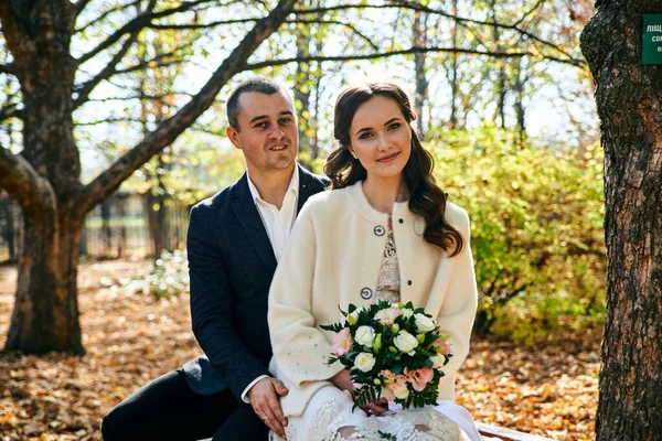 Casal Apaixonado Close Retrato Homens Mulheres Recém Casados Conceito Família — Fotografia de Stock