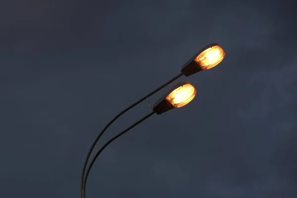 Streetlight against the background of the evening sky. — Stock Photo, Image