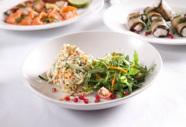 Ziyafet tablo aperatifler, kanepeler, sandviç, taze sebze, doğum günü, kurumsal etkinlik ya da düğün kutlama ile dekore edilmiş