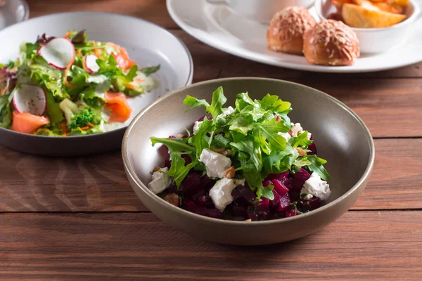 Beetroot Salad Blue Cheese Arugula Walnut Plate Wooden Background — Stock Photo, Image