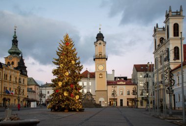 Banska Bystrica, Slovakya - 11 Ocak 2020: Slovak Ulusal Ayaklanmasının Noel Zamanı Ana Meydanı