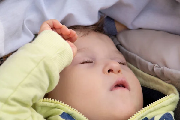 Retrato Cerca Niño Con Discapacidad Acostado Cochecito Durmiendo Parálisis Cerebral — Foto de Stock