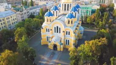 St Volodymyrs Katedrali Kiev Kiev Ukrayna yerler. Top vie dron hava video fooatge. Ünlüsü turistik yerler. Gerekir ziyaret