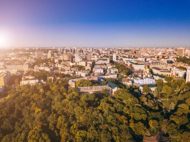 Kiev Kiyv Ukrayna şehir aşağı. Kiev kiyv Ukrayna. Güzel sermaye. Yukarıdan hava dron fotoğraf.