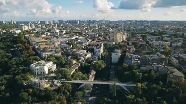 Odesa Ucrania centro de la ciudad. Palacio Vorontsov y puente Teshin. Europa del Este. Imágenes de vídeo de aviones no tripulados . — Vídeo de stock