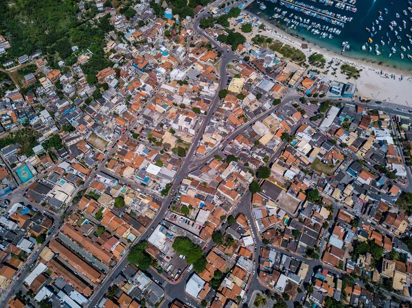 Foto aérea. Vista desde la parte superior a las calles de Arraial do Cabo Estado brasileño de Río de Janeiro — Foto de Stock