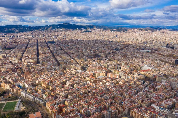 Barcelona cityline Panorama Flygfoto till staden från Montjuic Slottskullen — Stockfoto