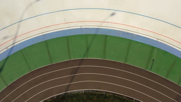 Bisikletçi Eğitim Velodrome Sürme Yaratıcı Üst Görünüm Havadan Video Görüntüleri — Stok video