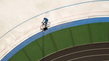 eğitim bisikletçi. Üst görünüm orijinal gölge şekli. Spor afişi