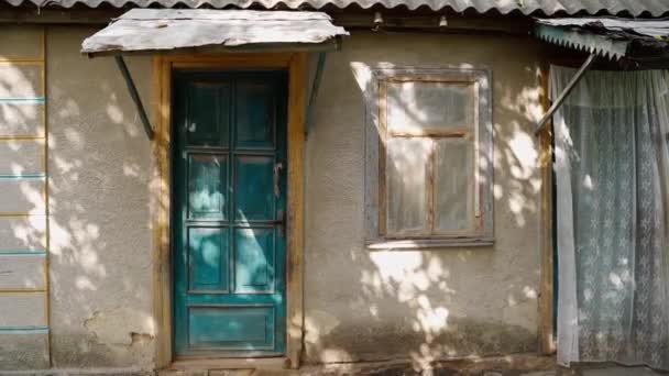 Atmosphärische Videomaterial Von Alten Landhaus Schatten Fenster Vorhang Und Sonnenlicht — Stockvideo
