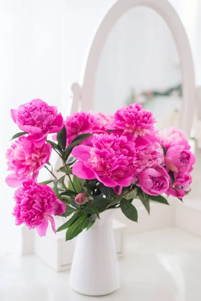 Bouquet Pink Peonies Vase Light Background — Stock Photo, Image