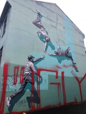 Evde insanların görüntü ile Graffiti