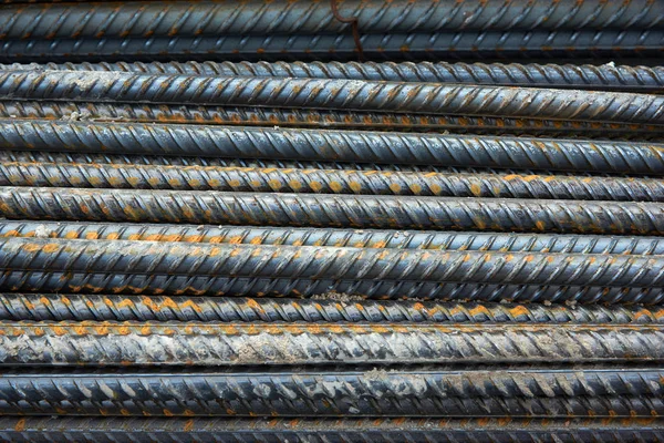Die Stangen Der Rostigen Stahlbeschläge Konstruktion Eines Strukturierten Hintergrundes — Stockfoto