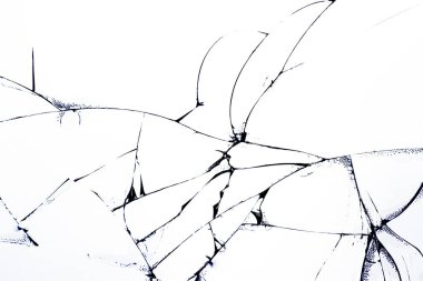 Kırık sertleştirilmiş, lamine edilmiş ve ısıya dayanıklı camlar. Akıllı telefonda kırık bir güvenlik camı. Beyaz arka planda çatlaklar ve çizgiler izole edilmiş. Kırık camların siyah beyaz desenleri.