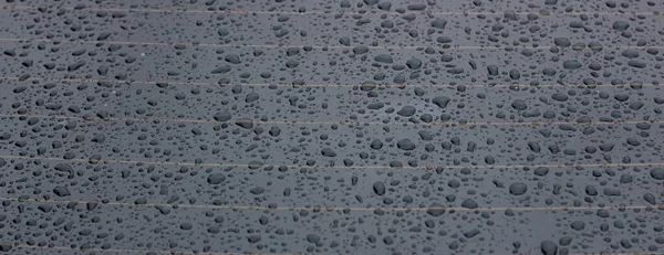 Regentropfen Auf Der Autoscheibe Wasseransammlung Auf Glatter Oberfläche — Stockfoto