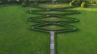 Sofya Parkı 'ndaki zemin kat Amfitiyatrosu, dendroloji parkı. Uman, Ukrayna 05.06.2020