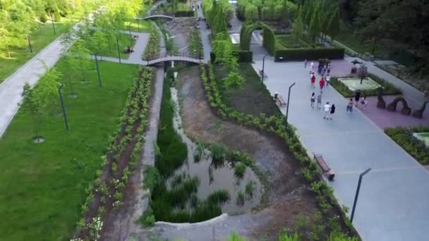 Новый Парк Софии Красивый Зеленый Пейзаж Выглядящий Полете Квадрокоптером Умань — стоковое видео