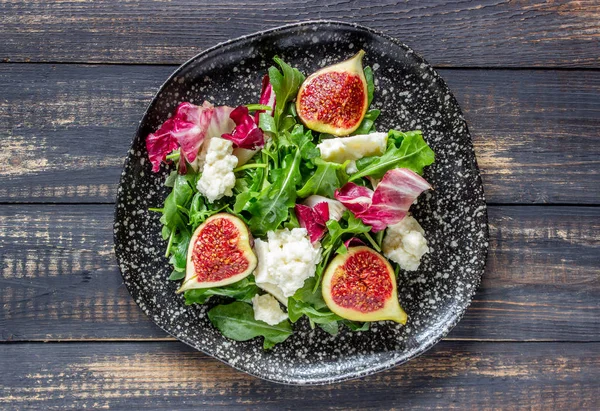 Ensalada con higos, queso y miel. Alimentación saludable . —  Fotos de Stock