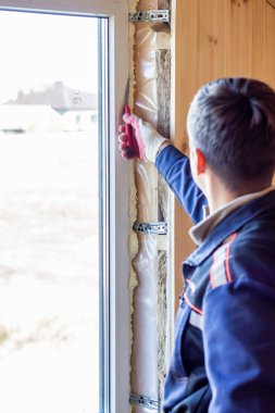 Pencere köpüğü yalıtımı. Ev ve daire inşaatı. Oluşturucusu.