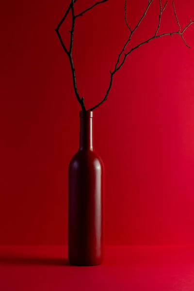 Пляшка Червоного Вина Гілка Дерева Дизайн Творча Ідея Поняття Макетні — стокове фото