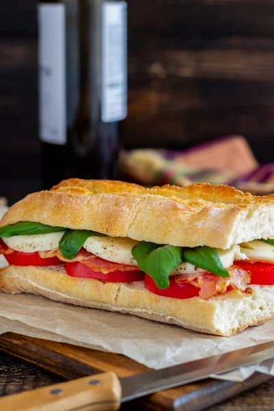 Caprese Sandwich Tomatoes Mozzarella Basil Bacon Healthy Eating Italian Cuisine — Stock Photo, Image