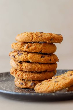 Çikolatalı kurabiye. Hamur işleri. Kahvaltı vejetaryen yemek tarifi.