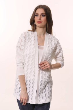 Yaz kısa kollu sarı beyaz bluz modeli kız öğrenci genç kadınla